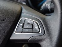 Đánh giá xe Ford Focus 2017: Vô-lăng 2.