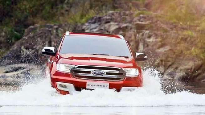 So sánh xe Toyota Fortuner 2017 và Ford Everest 2016 về khả năng vận hành: Everest toàn thắng.