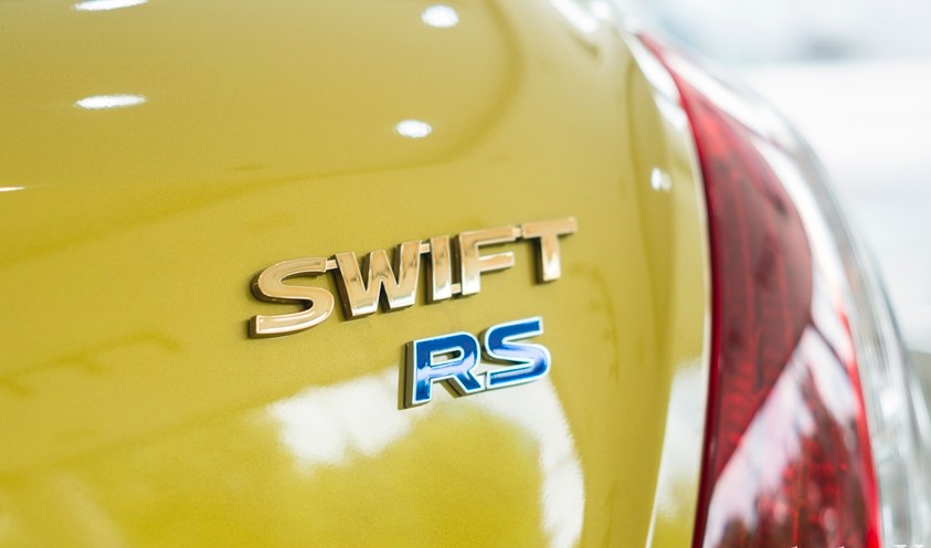 Đánh giá xe Suzuki Swift 2017: Ký tự “RS” màu xanh sáng nổi bật 1