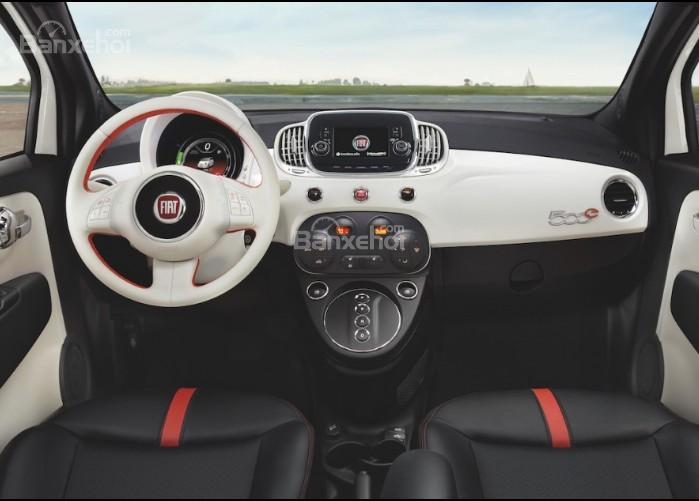Đánh giá xe Fiat 500e 2017: Khoang cabin của xe tương tự mẫu Fiat 500.