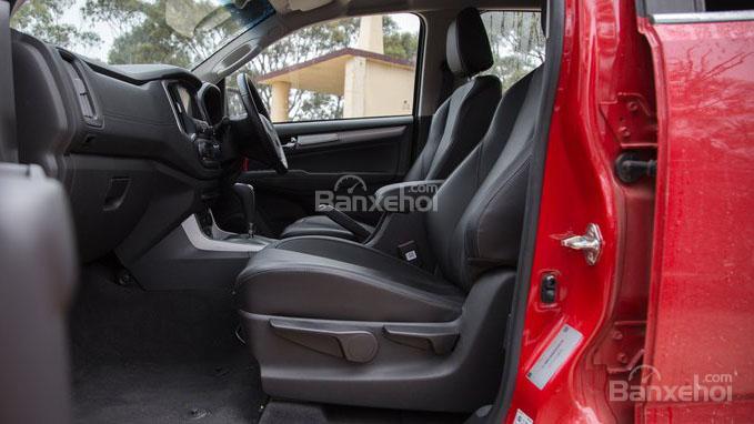 So sánh xe Mitsubishi Pajero Sport 2017 và Chevrolet Trailblazer 2017 về không gian ghế ngồi 0 So sánh xe Mitsubishi Pajero Sport 2017 và Chevrolet Trailblazer 2017 về không gian ghế ngồi a0