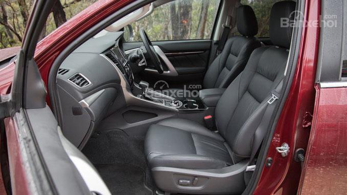 So sánh xe Mitsubishi Pajero Sport 2017 và Chevrolet Trailblazer 2017 về không gian ghế ngồi So sánh xe Mitsubishi Pajero Sport 2017 và Chevrolet Trailblazer 2017 về không gian ghế ngồi.