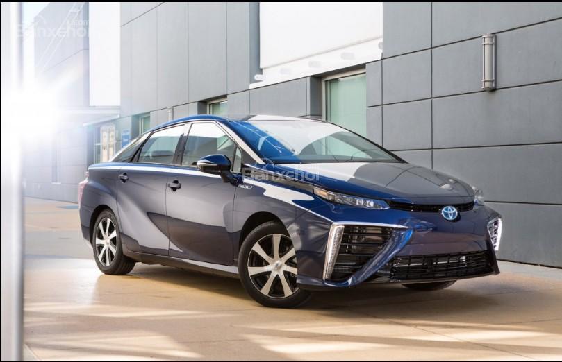 Đánh giá xe Toyota Mirai 2017: Bản thảo đầu tiên về tầm nhìn tương lai của hãng xe Nhật.