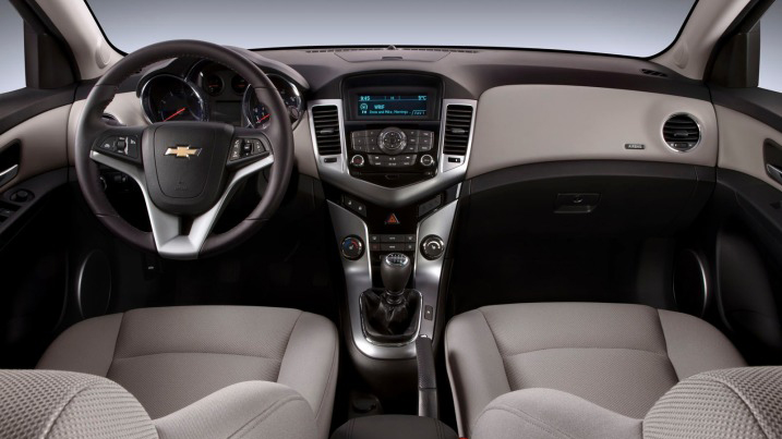 So sánh xe Chevrolet Cruze và Hyundai Elantra về nội thất: Xe Hàn thắng thế So sánh xe Chevrolet Cruze và Hyundai Elantra về nội thất: Xe Hàn thắng thế 2