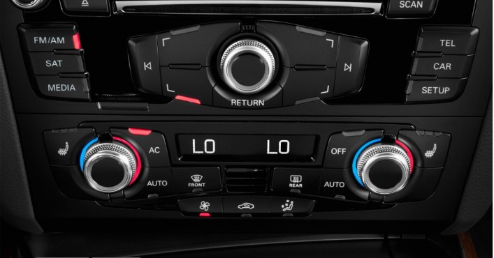 Đánh giá xe Audi Q5 2017: Nút điều khiển hệ thống tiện nghi 1