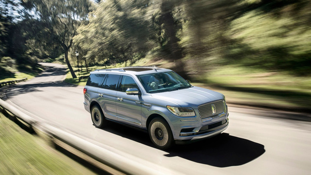 Đánh giá xe Lincoln Navigator 2018 về hệ thống động cơ.