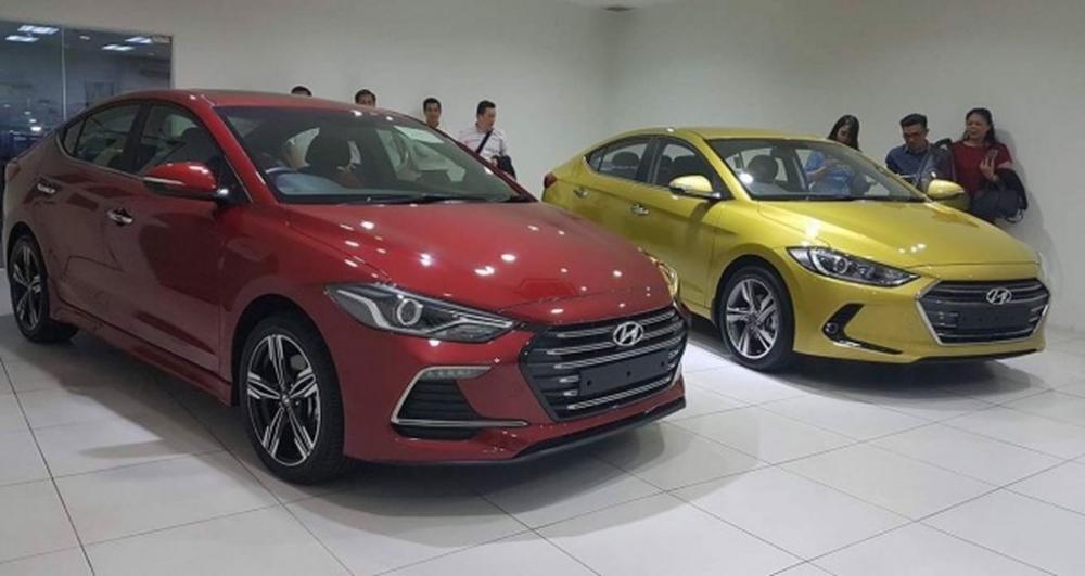 Hyundai Elantra lấp ló tại đại lý Malaysia, chuẩn bị ra mắt 5