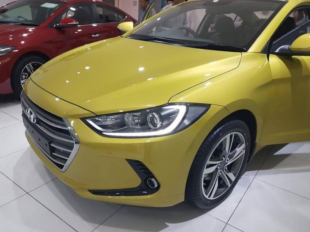 Hyundai Elantra lấp ló tại đại lý Malaysia, chuẩn bị ra mắt 7
