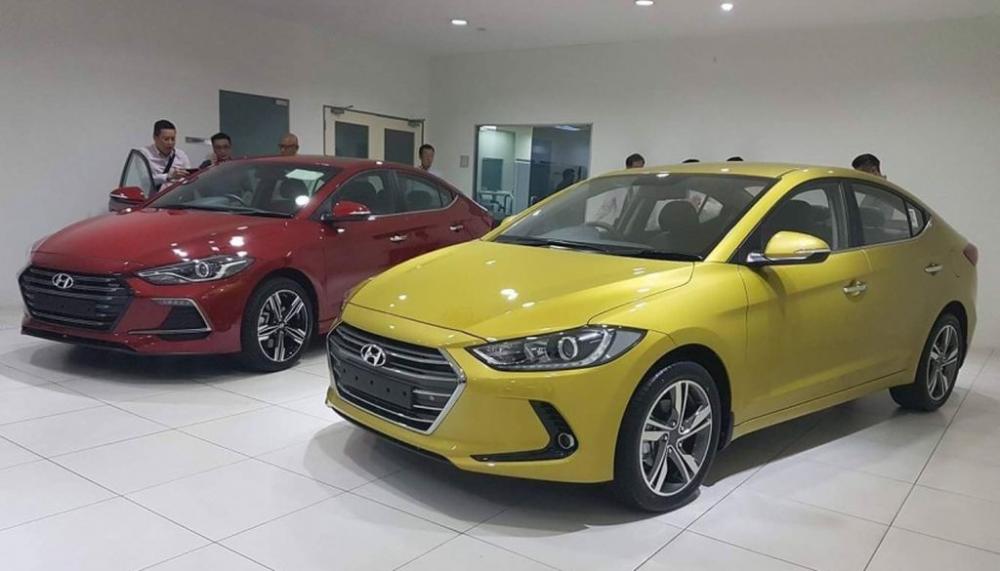 Hyundai Elantra lấp ló tại đại lý Malaysia, chuẩn bị ra mắt 6