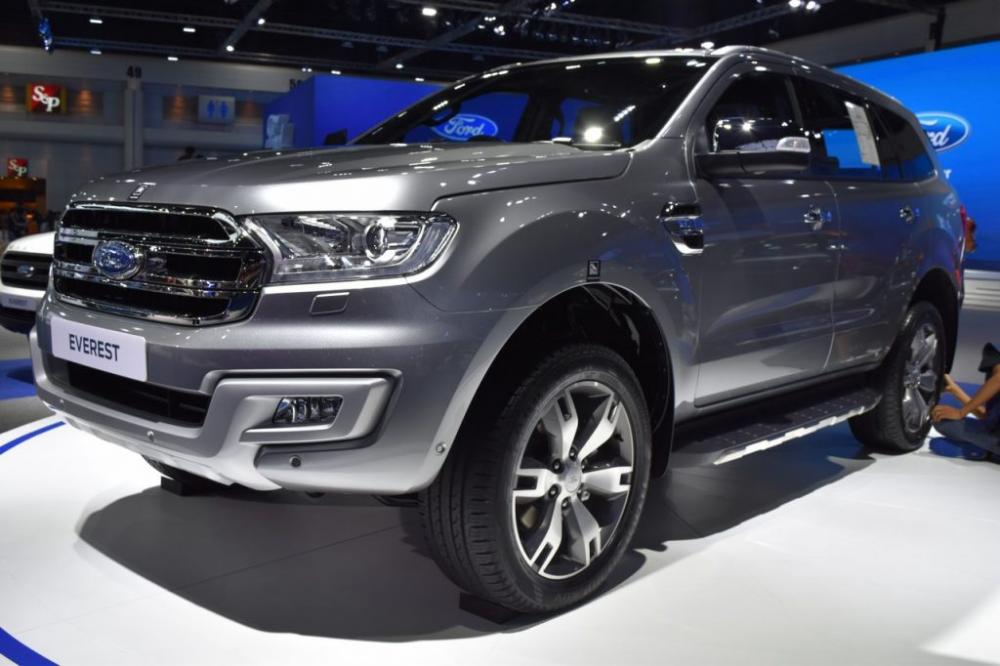 Ford Everest 2017 gia nhập thị trường Thái Lan với giá 914 triệu.