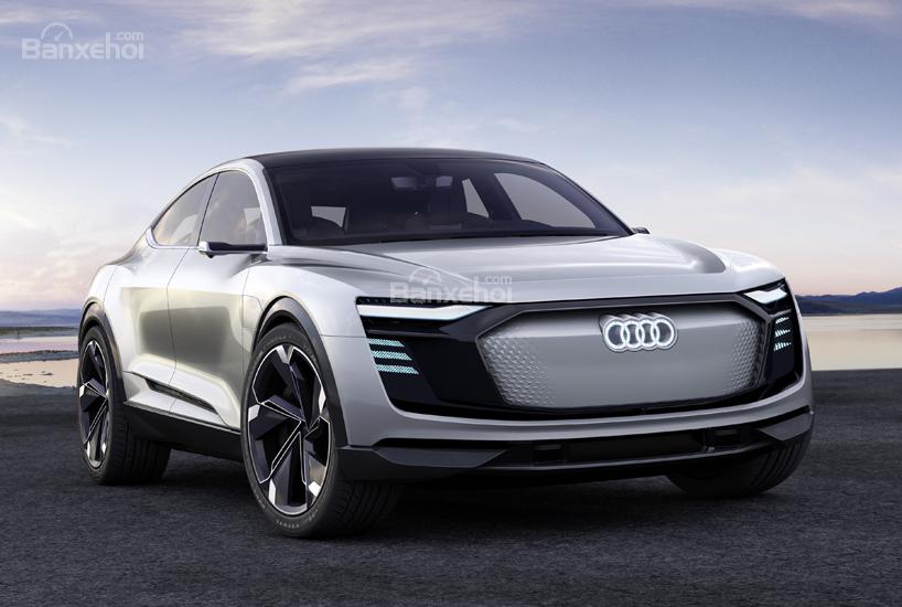 Audi E-tron Sportback Concept chính thức ra mắt tại triển lãm Thượng Hải.