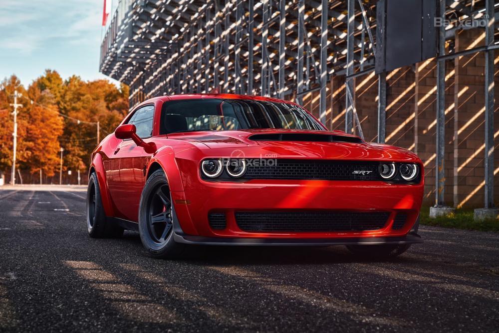 Dodge Challenger SRT Demon được khẳng định sẽ có giá dưới 100.000 USD.