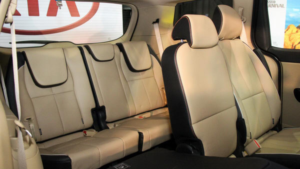 Kia Sedona 2017 bán ra tại Malaysia, giá 792 triệu đồng 4