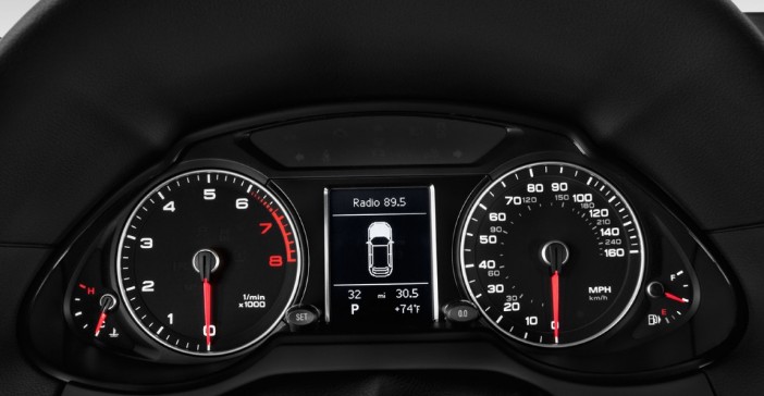 Đánh giá xe Audi Q5 2017: Đồng hồ lái.