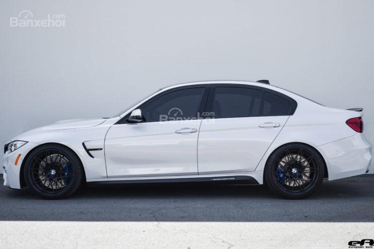 Chiêm ngưỡng BMW M3 ZCP màu trắng khoáng tuyệt đẹp.