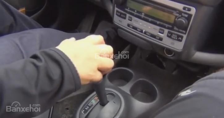 Hướng dẫn cách đỗ xe vào bãi dễ dàng14 Hướng dẫn cách đỗ xe vào bãi dễ dàng 14