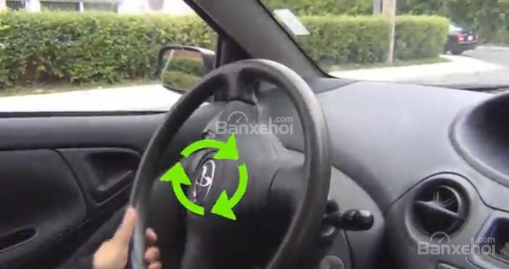 Hướng dẫn cách đỗ xe vào bãi dễ dàng15 Hướng dẫn cách đỗ xe vào bãi dễ dàng 15