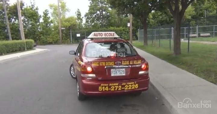 Hướng dẫn cách đỗ xe vào bãi dễ dàng16 Hướng dẫn cách đỗ xe vào bãi dễ dàng 16