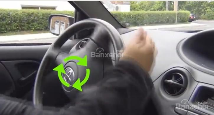 Hướng dẫn cách đỗ xe vào bãi dễ dàng17 Hướng dẫn cách đỗ xe vào bãi dễ dàng 17