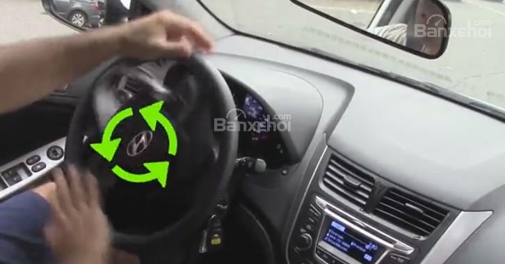 Hướng dẫn cách đỗ xe vào bãi dễ dàng4 Hướng dẫn cách đỗ xe vào bãi dễ dàng 4