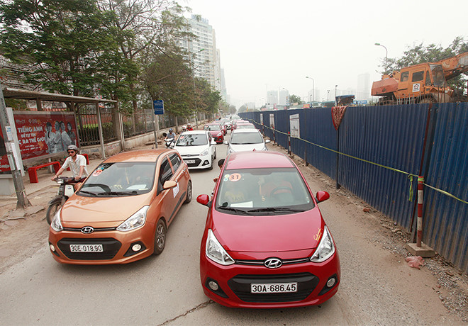Ô tô nhập từ Ấn Độ bất ngờ giảm lượ.ng, tăng giá