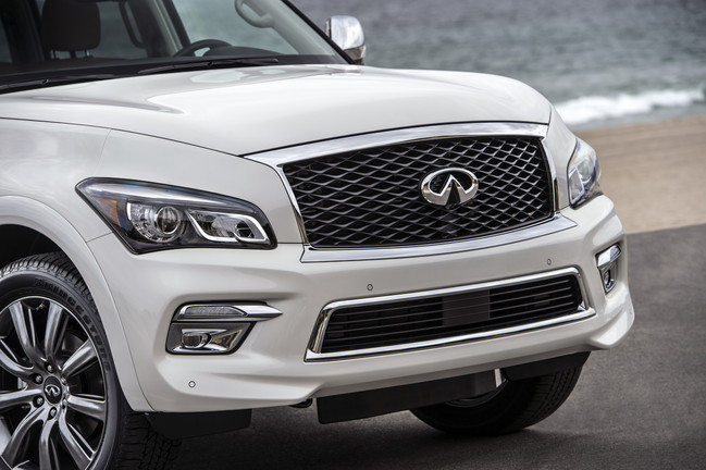 Infiniti QX80 Signature Edition 2017 có giá từ 67.335 USD.