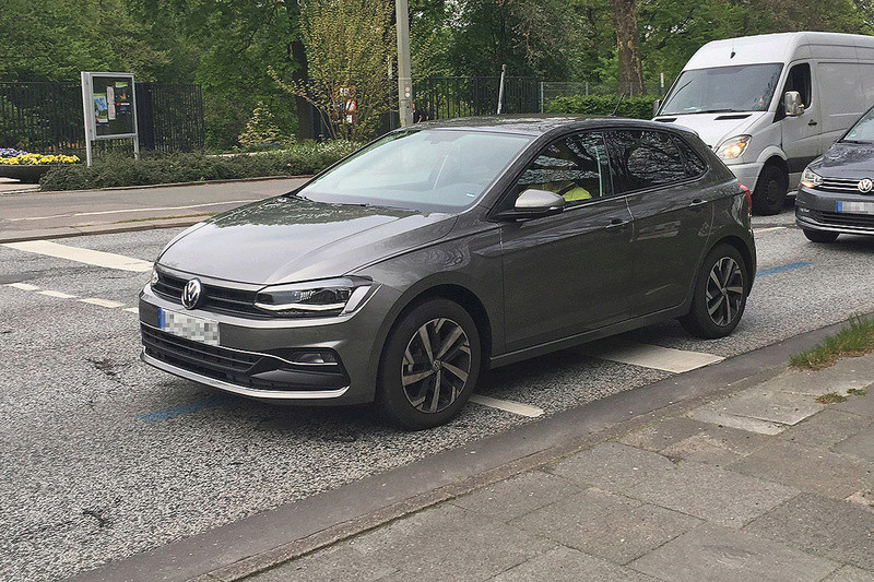 Volkswagen Polo thế hệ mới lộ diện hoàn toàn trên phố.