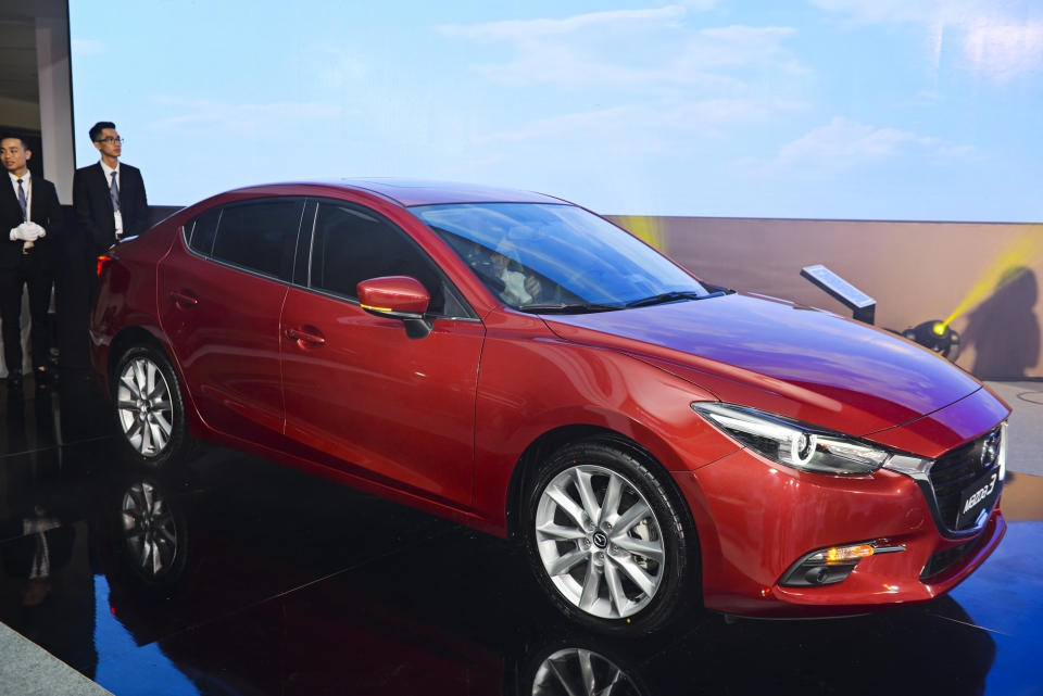 Hình ảnh mẫu Mazda3 2017 tại thị trường Việt.