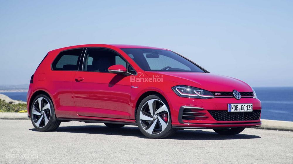 Volkswagen Golf GTI bản hiệu suất cao ra mắt tại Anh.