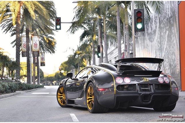 Đuôi Bugatti Veyron Linea Vincero d''''''''Oro Đuôi Bugatti Veyron Linea Vincero d''''''''Oro.q