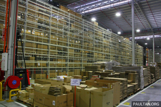 Hình ảnh kho phụ tùng BMW lớn nhất khu vực châu Á tại Malaysia 3 Hình ảnh kho phụ tùng BMW lớn nhất khu vực châu Á tại Malaysia 3.