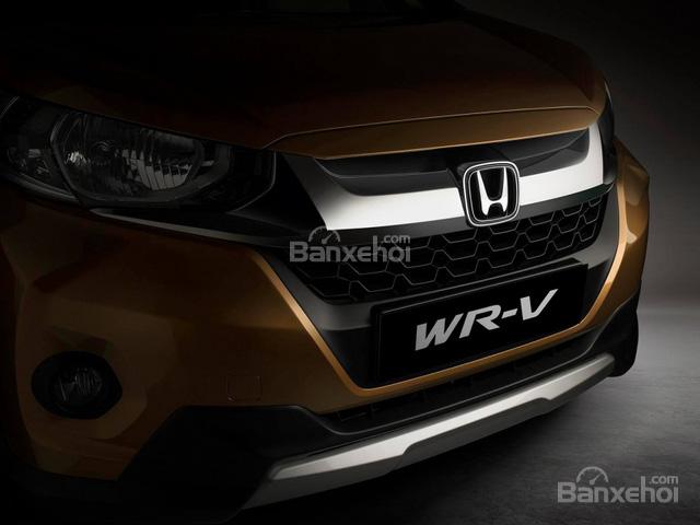 Đánh giá xe Honda WR-V 2017: Lưới tản nhiệt.