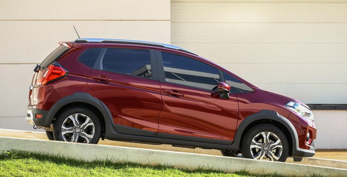 Đánh giá xe Honda WR-V 2017: Thân xe có thiết kế dài hơn Honda Jazz.