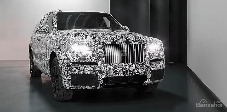 Rolls-Royce ‘Project Cullinan’ SUV xác nhận trình làng năm 2019.