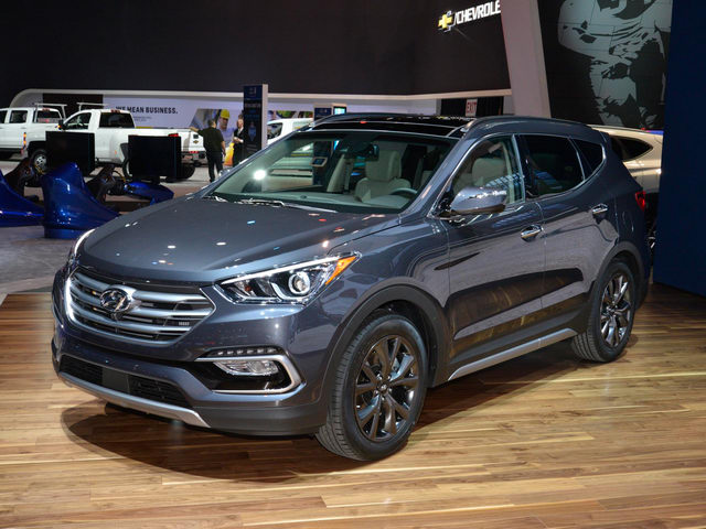 Hyundai Santa Fe ở Việt Nam giảm giá gây sốc.