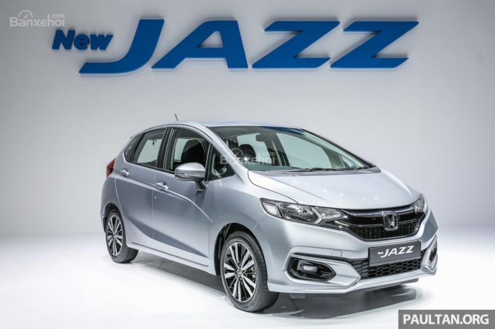Honda Jazz 2017 facelift ra mắt Malaysia với giá 400 triệu đồng.
