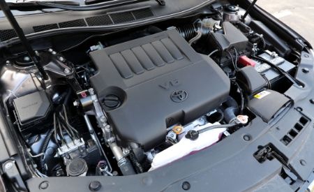 Đánh giá xe Toyota Camry 2018: Động cơ.