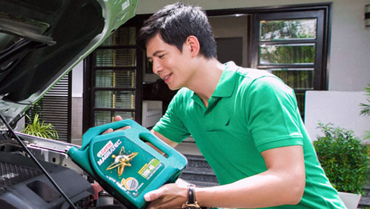 Thường xuyên kiểm tra và thay nhớt xe phù hợp Thường xuyên kiểm tra và thay nhớt xe phù hợp.