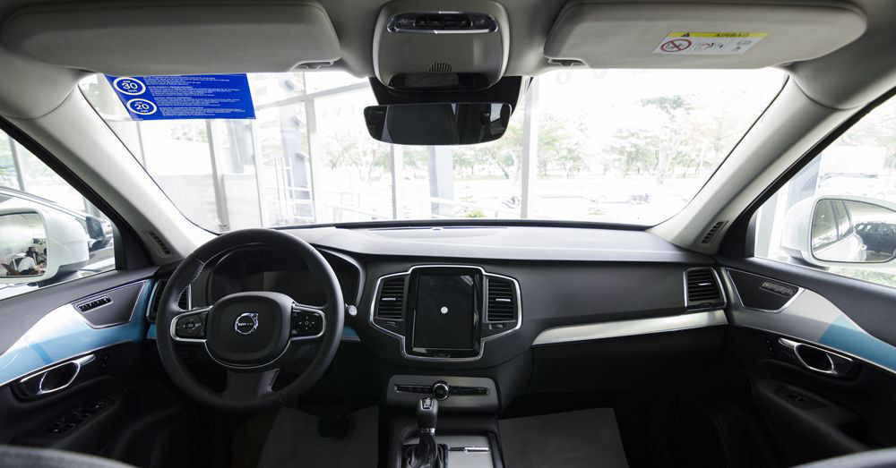 Đánh giá xe Volvo XC90 2017 có nội thất sang trọng, thiết kế có phần đơn giản.