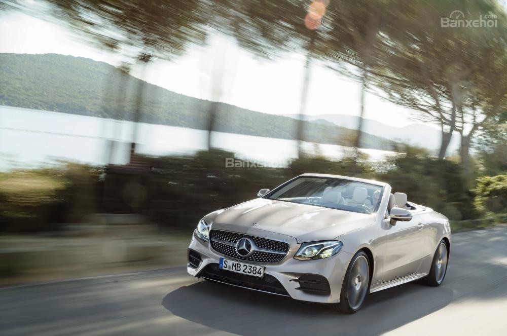 Mercedes E-Class Cabriolet 2018 mở bán tại Đức với giá từ 1,4 tỷ đồng.