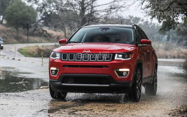 Jeep Compass 2017 mở cửa nhận đặt hàng tại Ấn Độ.