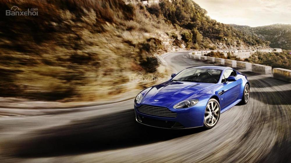 Aston Martin Vantage bị triệu hồi toàn cầu do lỗi phần mềm hộp số.