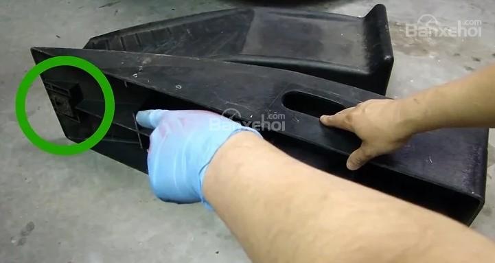 Hướng dẫn sử dụng chêm bánh xe ô tô 5