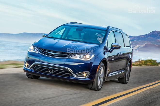Top 10 mẫu minivan được giá nhất khi bán lại a7