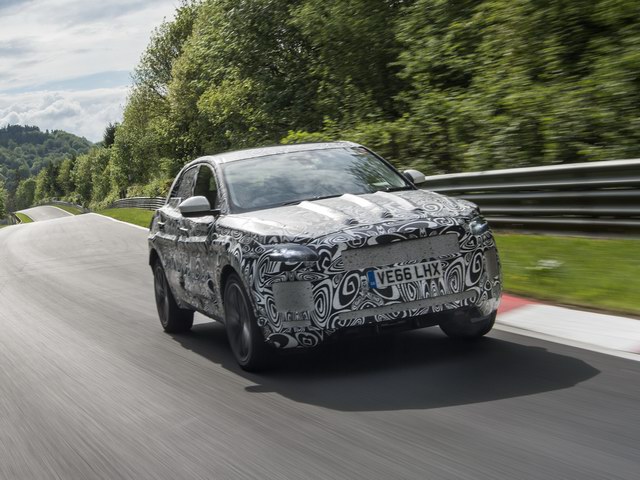 Jaguar E-Pace trải qua chương trình kiểm tra khắc nghiệt nhất.