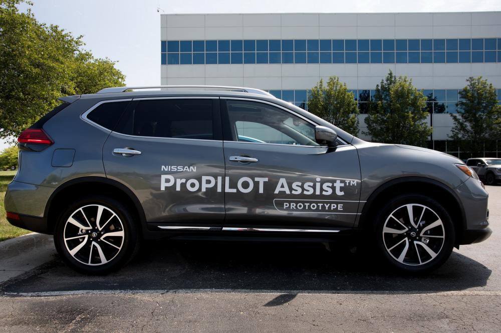 Công nghệ lái bán tự động ProPilot Assist của Nissan hoạt động như thế nào? 5a