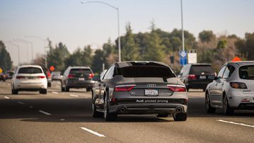 Mẫu xe tự lái được phát triển từ chiếc Audi A7 1 Mẫu xe tự lái được phát triển từ chiếc Audi A7 1.