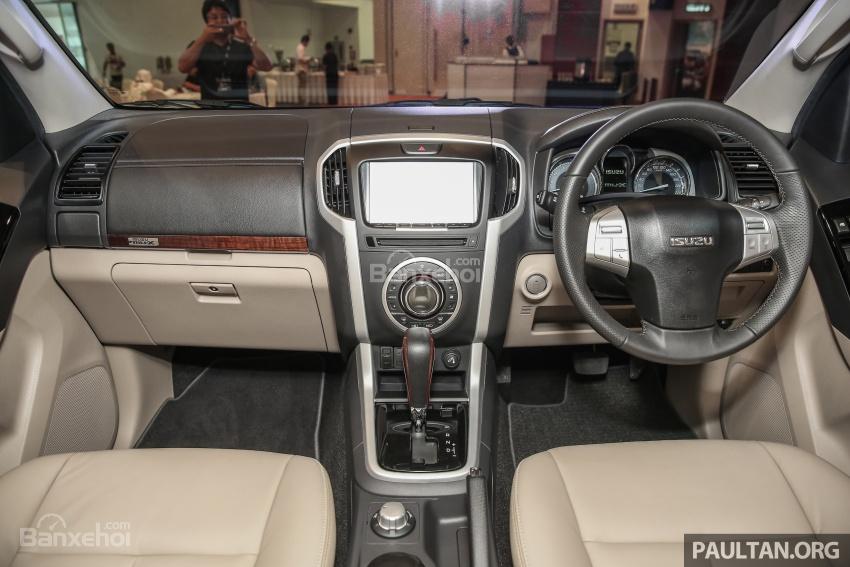 Thiết kế nội thất Isuzu MU-X facelift 2017 dành cho thị trường Malaysia.