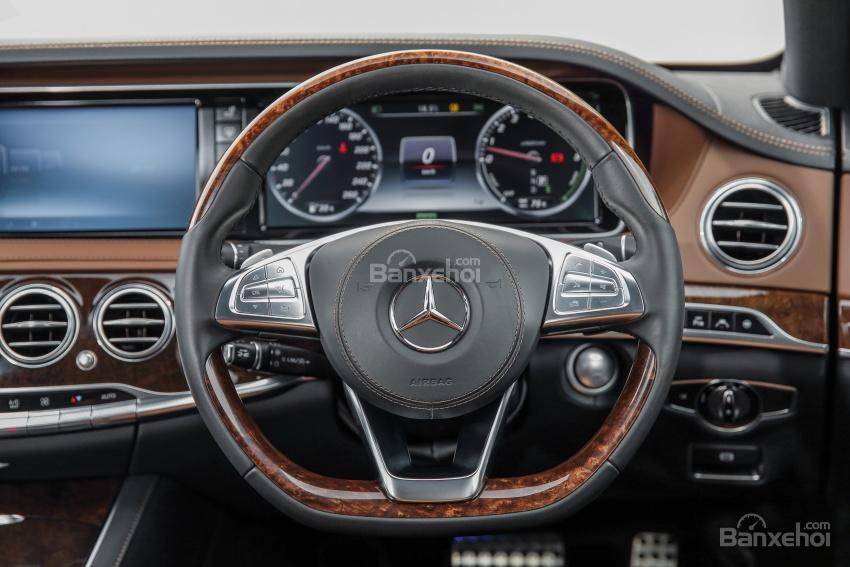 Mercedes-Benz S400h AMG Line chốt giá 3,18 tỷ đồng tại Malaysia a132