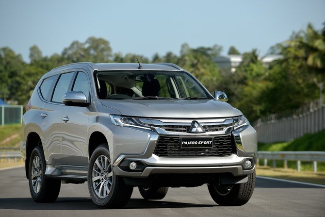 Mẫu xe được giảm giá sâu nhất của Mitsubishi trong tháng 8/2017 là All New Pajero Sport 4x4 AT, lên đến 180 triệu đồng.